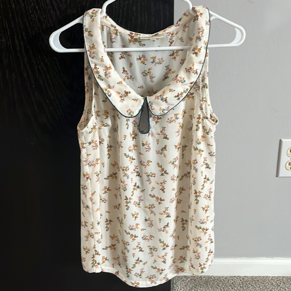 Mod cloth floral print sleeveless blouse